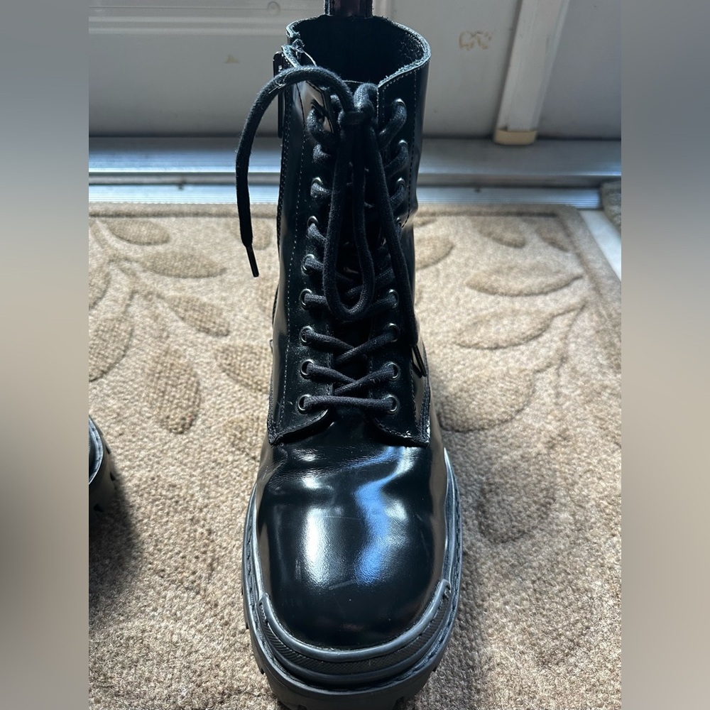 Steve Madden Men's Halen 2 Black Patent
Combat Boots Size 10 - Picture 5 of 15